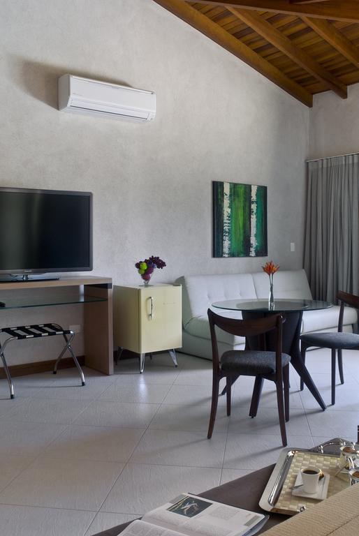 Abayomi Hotel