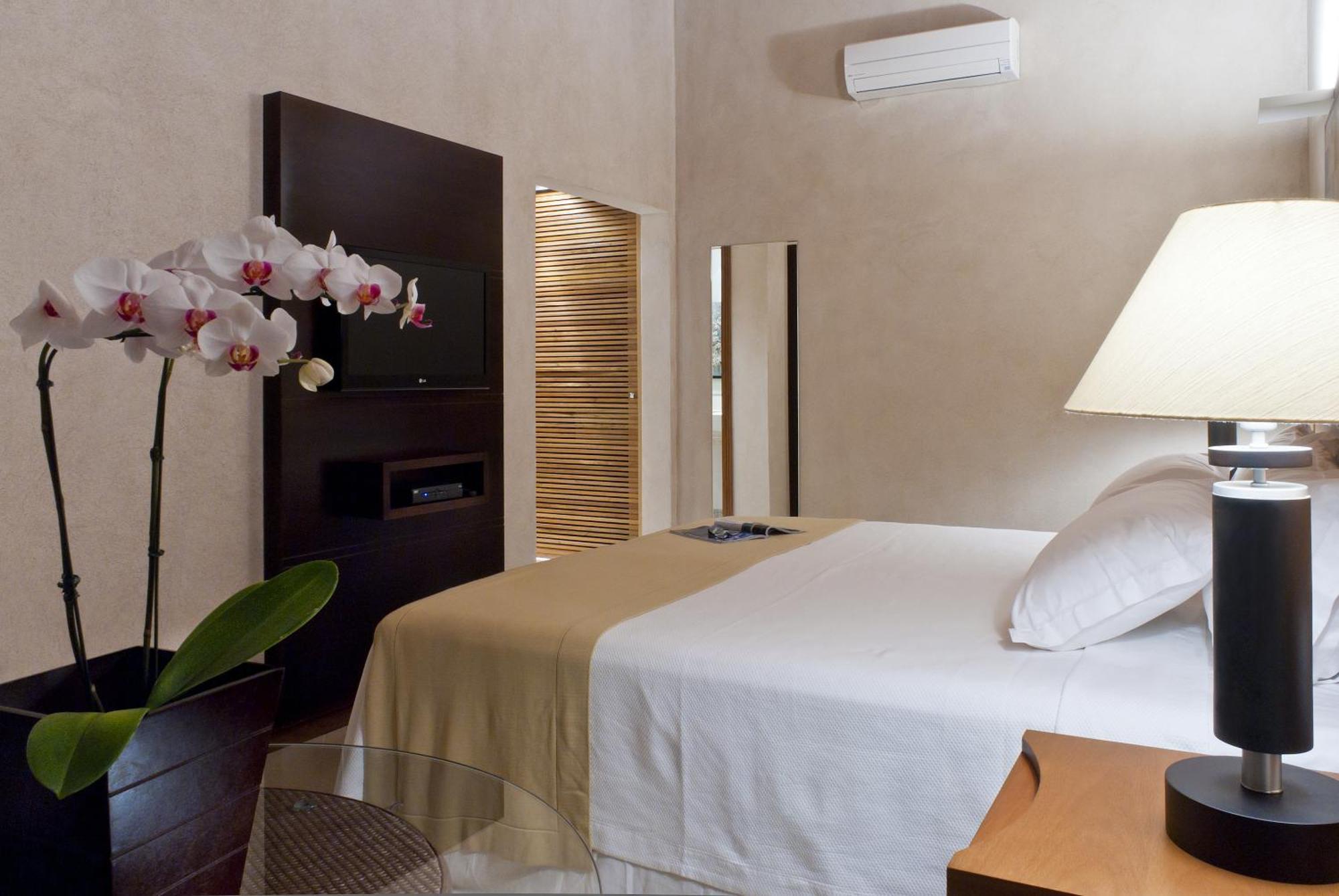 Abayomi Hotel